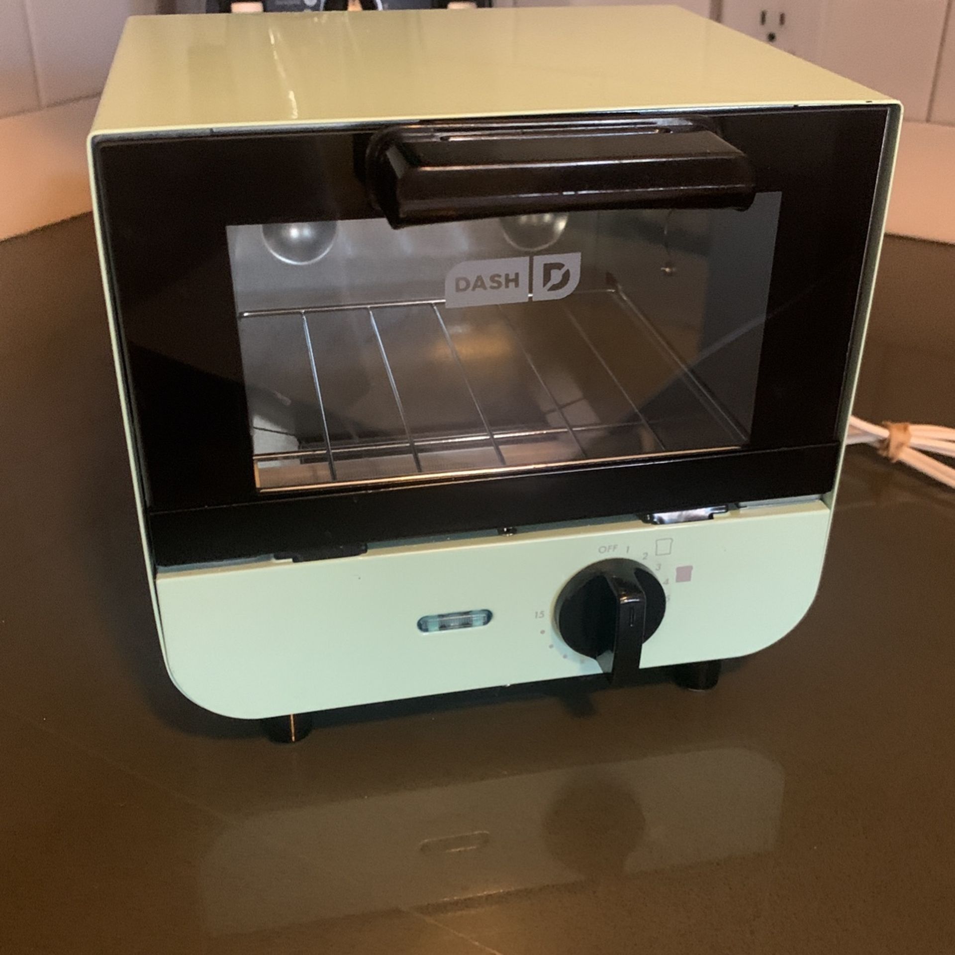 Mini Toaster By Dash for Sale in Bothell, WA OfferUp