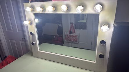 Vanity mirror