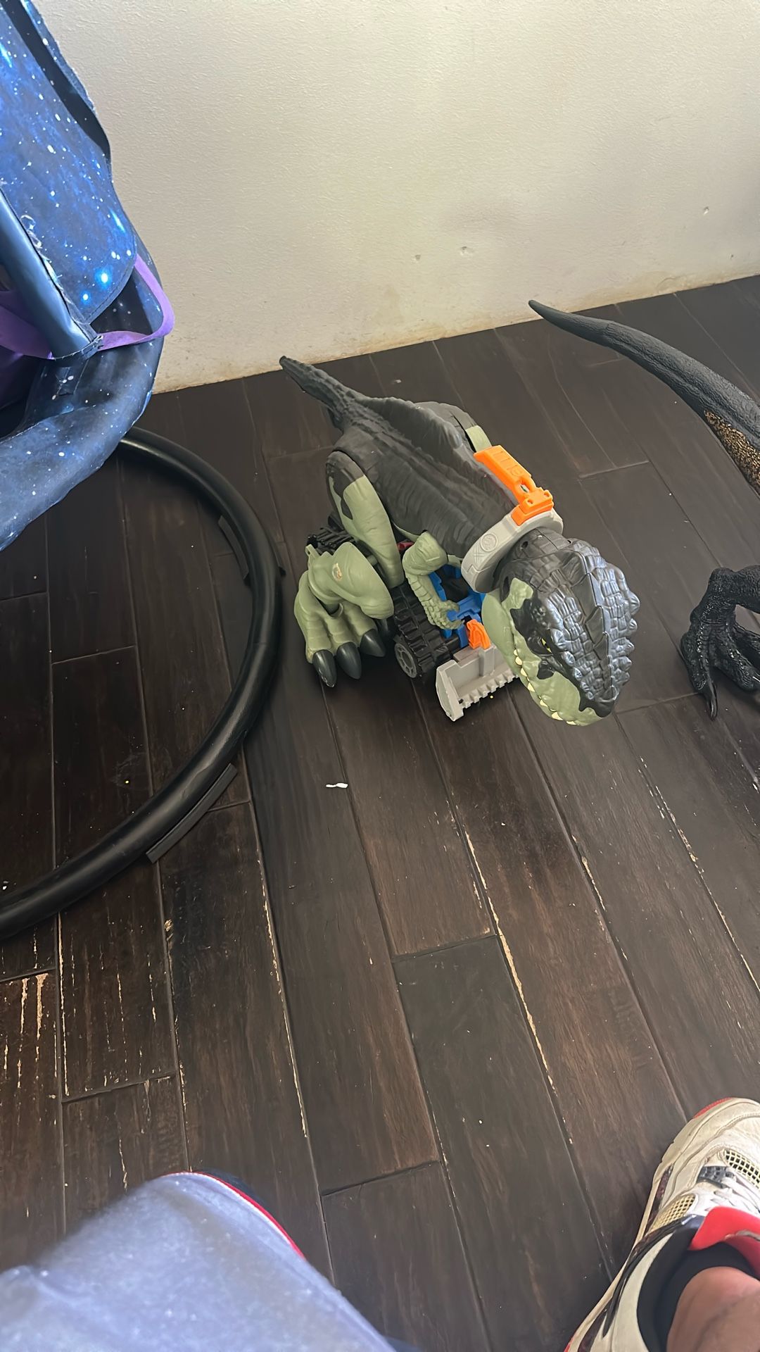 Stomp And Rumble Giga Dinosaur