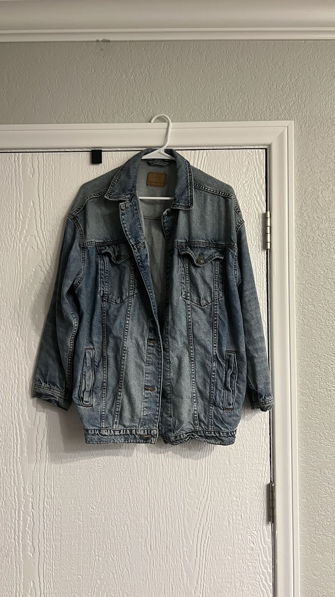 Women’s Jean Jacket size S (OVERSIZED)