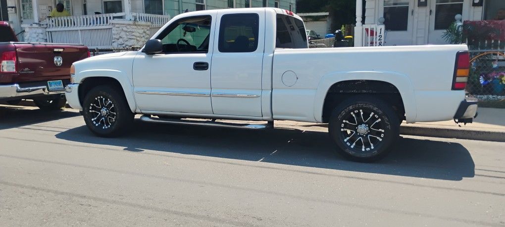 GMC Sierra 1500 (5500)