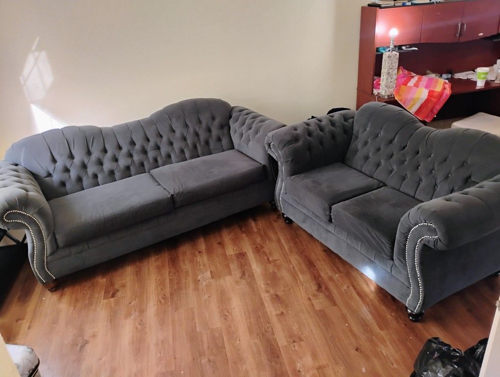 Sofa/Loveseat