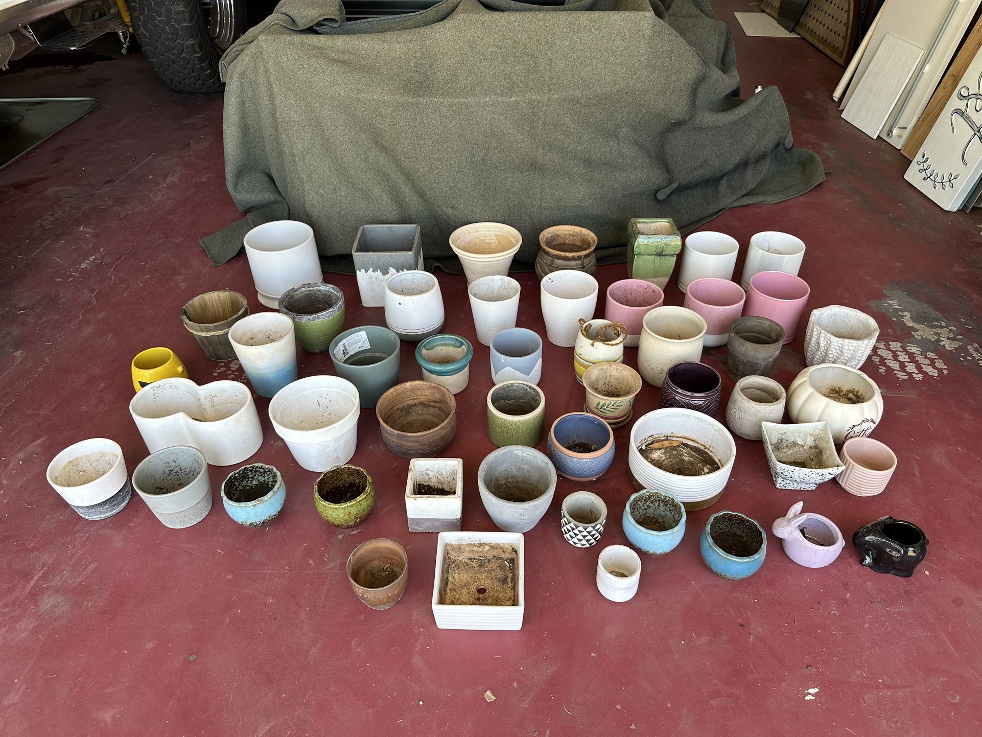 More Than 50 Small And Medium Glazed Ceramic Flower Pots Planters Gardening