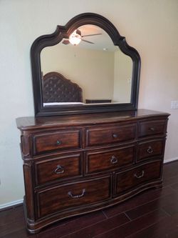 Gorgeous bedroom dresser and mirror