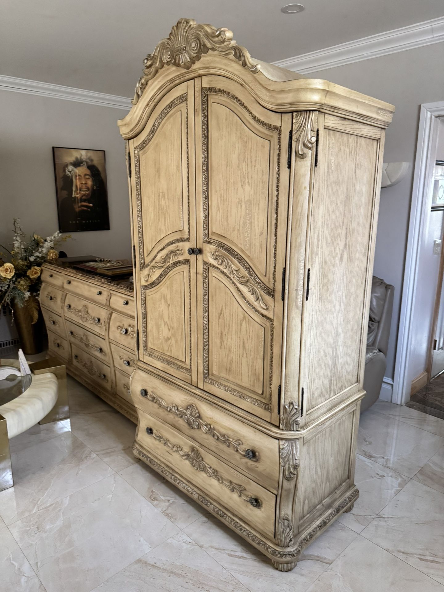 Solid Wood Bedroom Dresser And Wardrobe  
