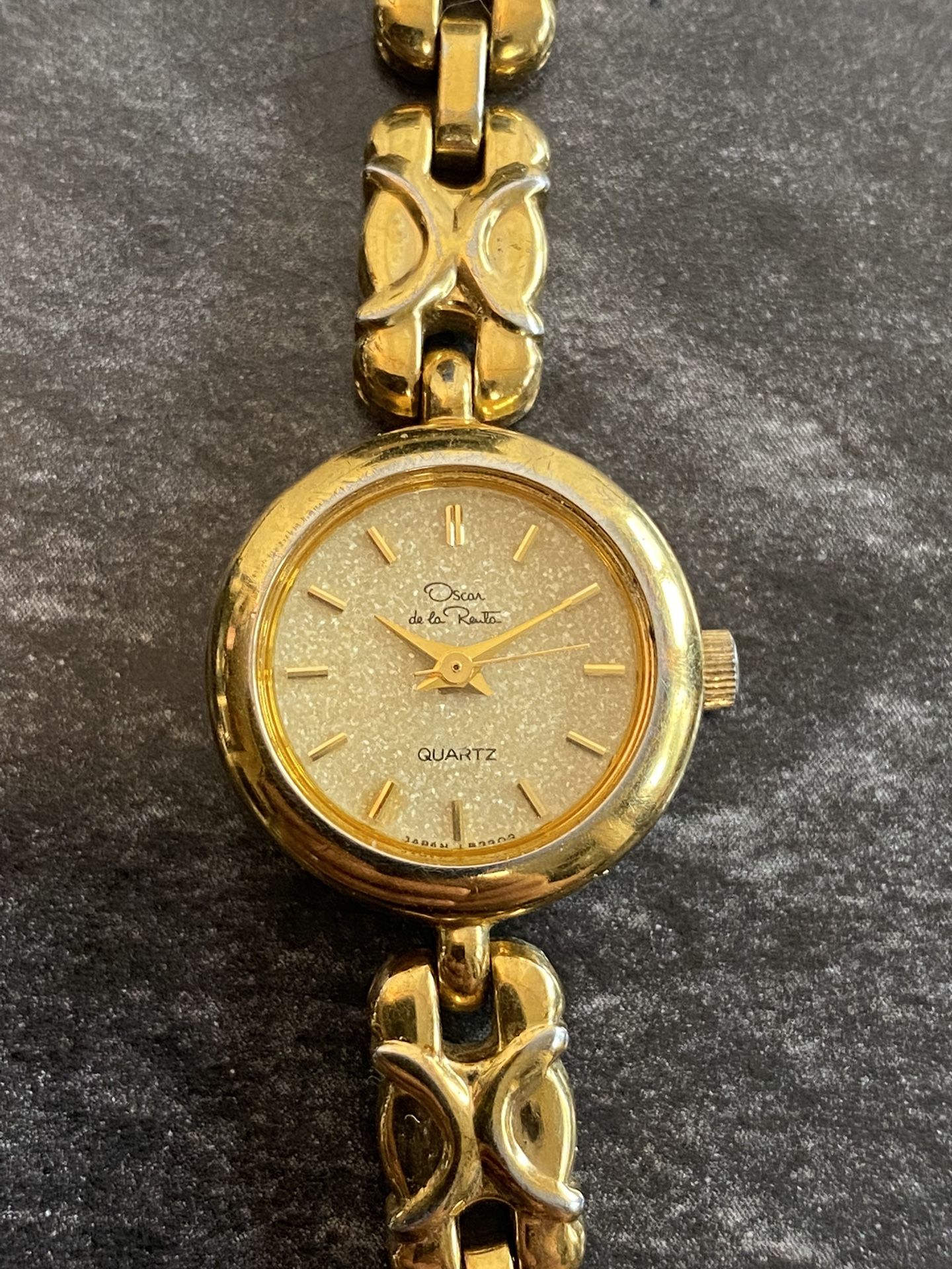 Vintage Oscar De La Renta Gold Toned Circular Women