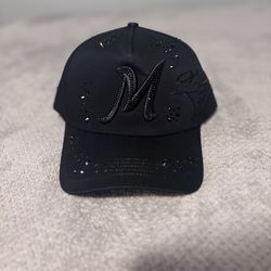 Gorra thirty one hats mago total black