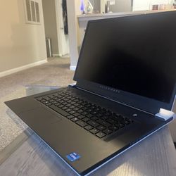 Alienware x17 r2 Gaming Laptop RTX 3070TI, 4TB SSD, 32GB RAM, Intel 12th Gen i7-12700H, 17.3”, 120Hz
