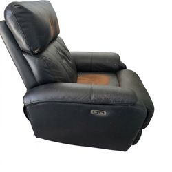 Recliner (Black Leather) 