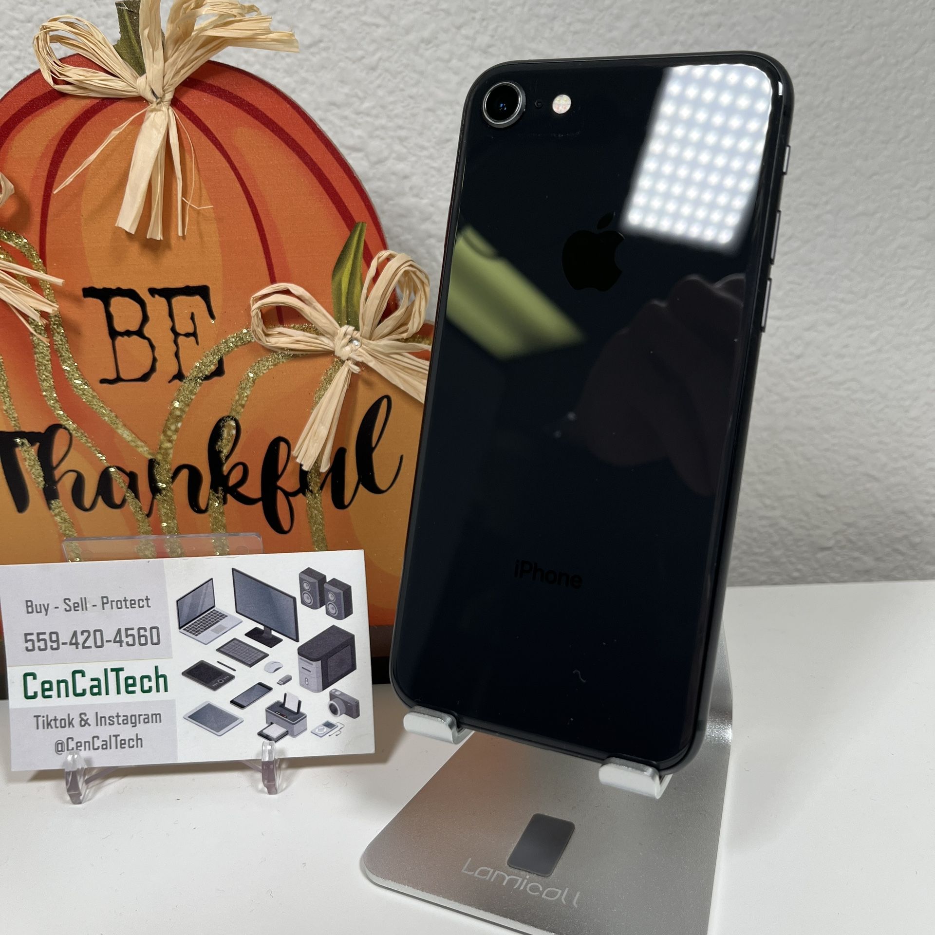 iPhone 8 64gb Unlocked 84% 🔋 Health B Grade