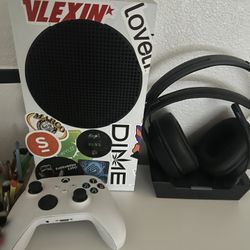 Xbox One S With Samsung Monitor And Headset 