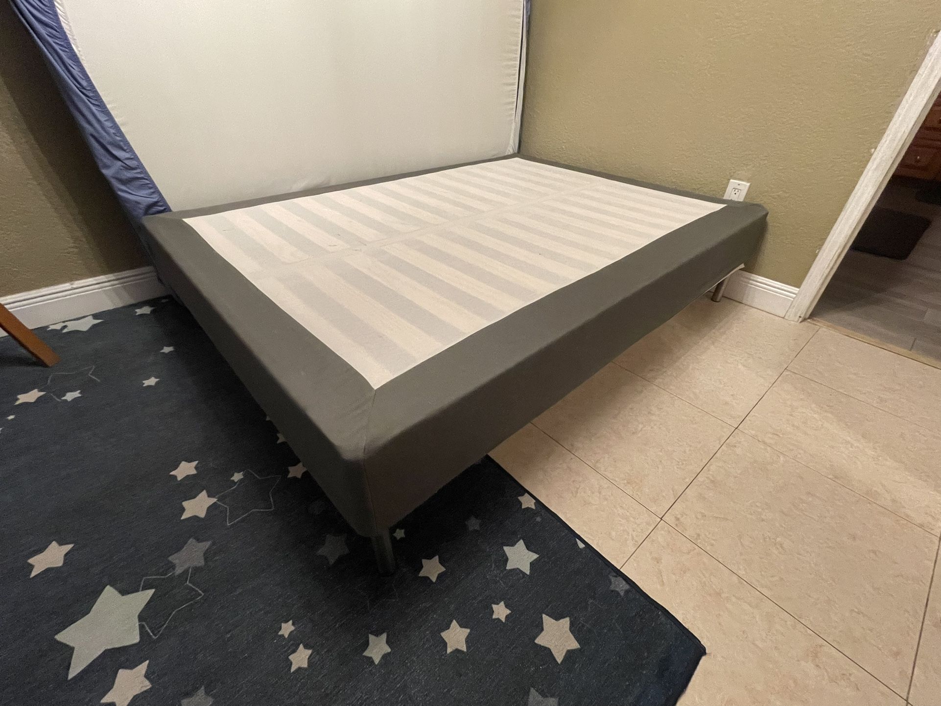 Sturdy Low Base Frame Modern Full Bed