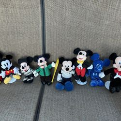 19 Disneyland Bean Bag Plushies 