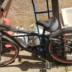Men's beach cruiser bicycle just needs a little cleaning up and I think Tube $100