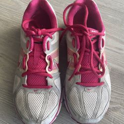 Nike Athletics Running Shoe Womens Size 7.5 Hot Pink Whited