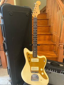 Squier J Mascis Jazzmaster w/ Hardshell Case, Fender Amp