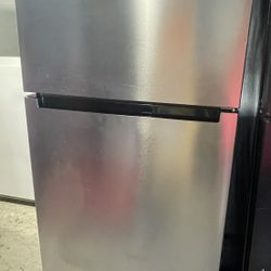 Vissani Refrigerator 