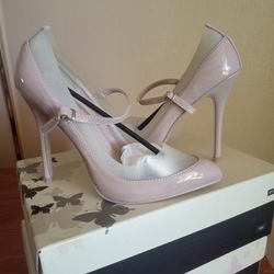 New High Heels Pleasers Size 7 $25