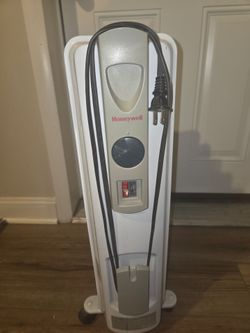Honeywell Oil Electric Plug In Heater on Wheels