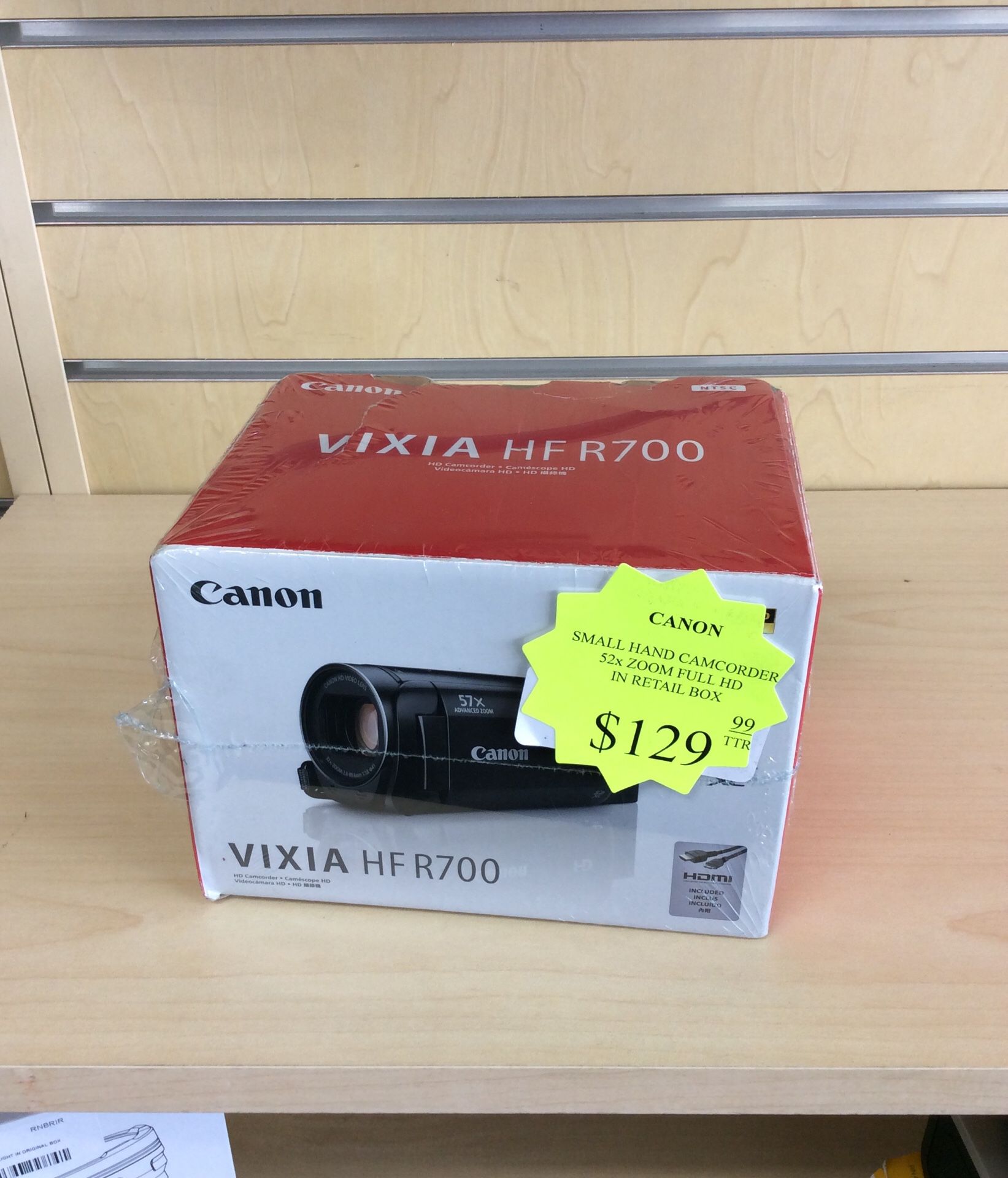 Canon small hand cam corder 52x zoom full HD in retail box inventory code 939-155-1139
