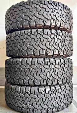 275/65/18 Bfgoodrich Selling a set of 4 tires in excellent condition 🫡