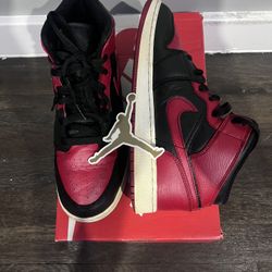 Air jordan 1 Mid GS "Banned"