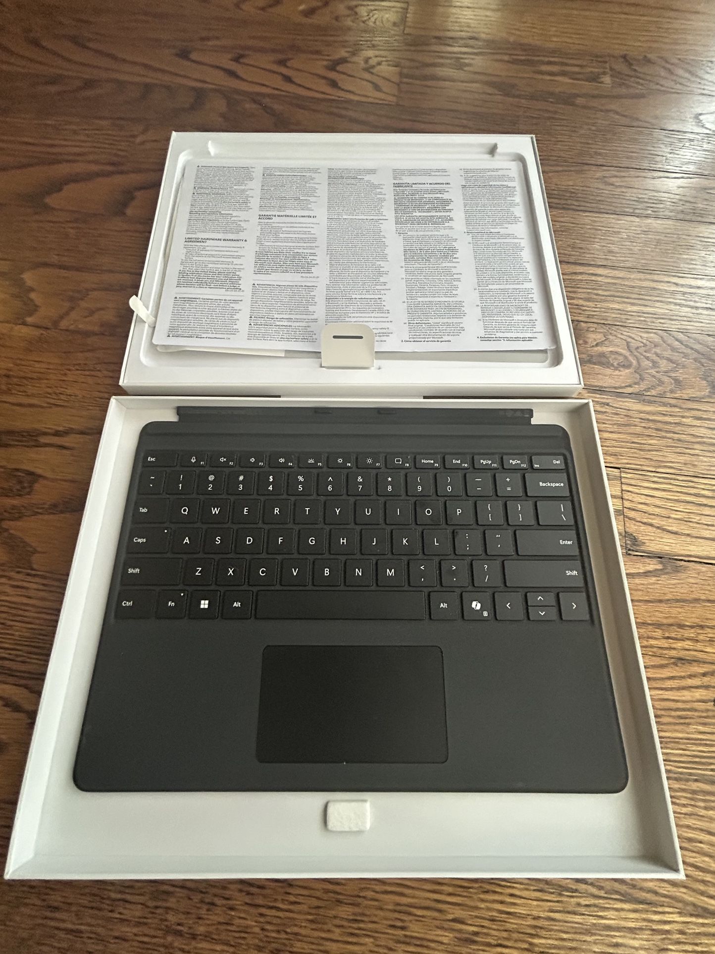 Microsoft Surface Pro Keyboard 13” ⭐️FREESHIP⭐️ Pro9 & Pro8 ⭐️LIKENEW⭐️MSRP$180