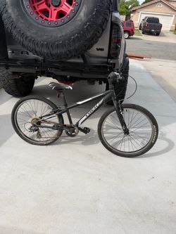 Boys bike Trek Mt200