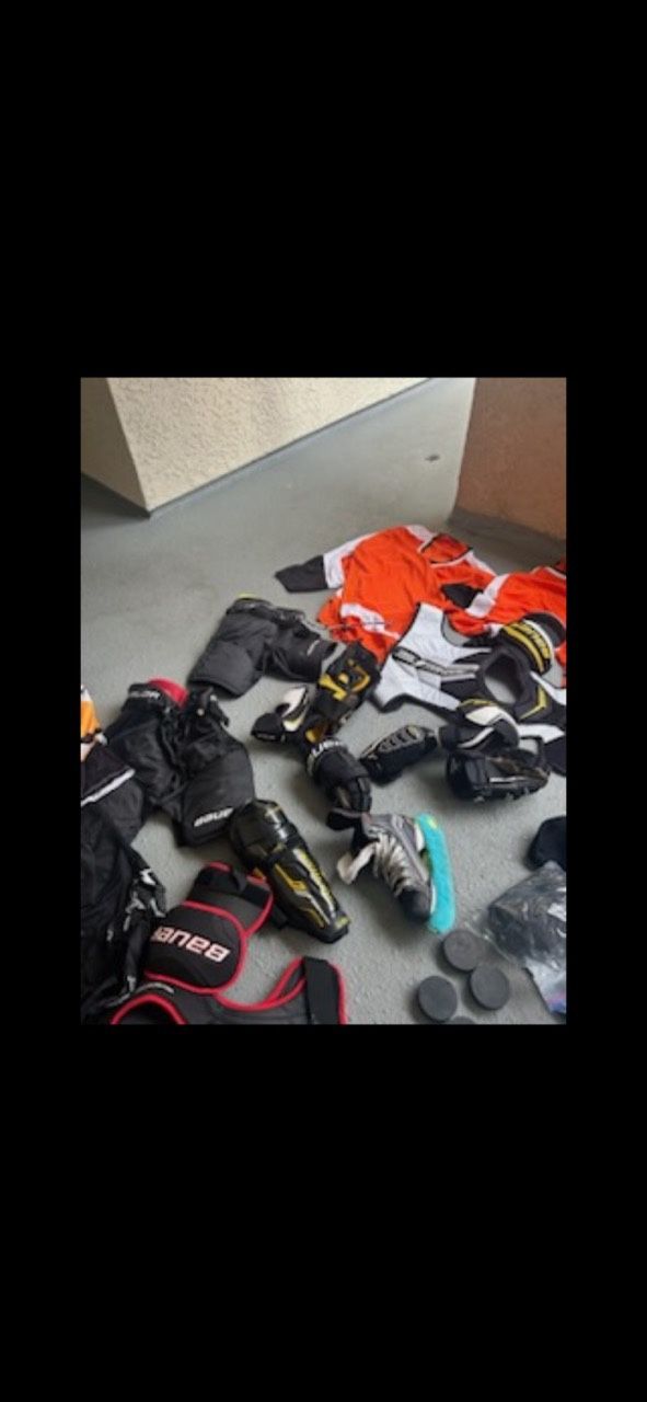 youth hockey equipment bundle with goal $130