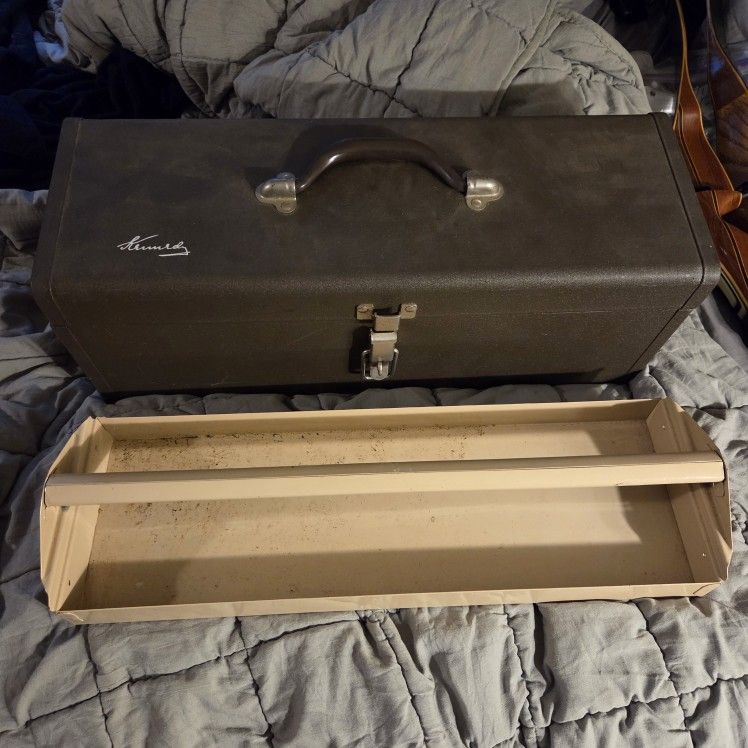 Kennedy 20" Tool Box With Insert #5220 Excellent Condition
