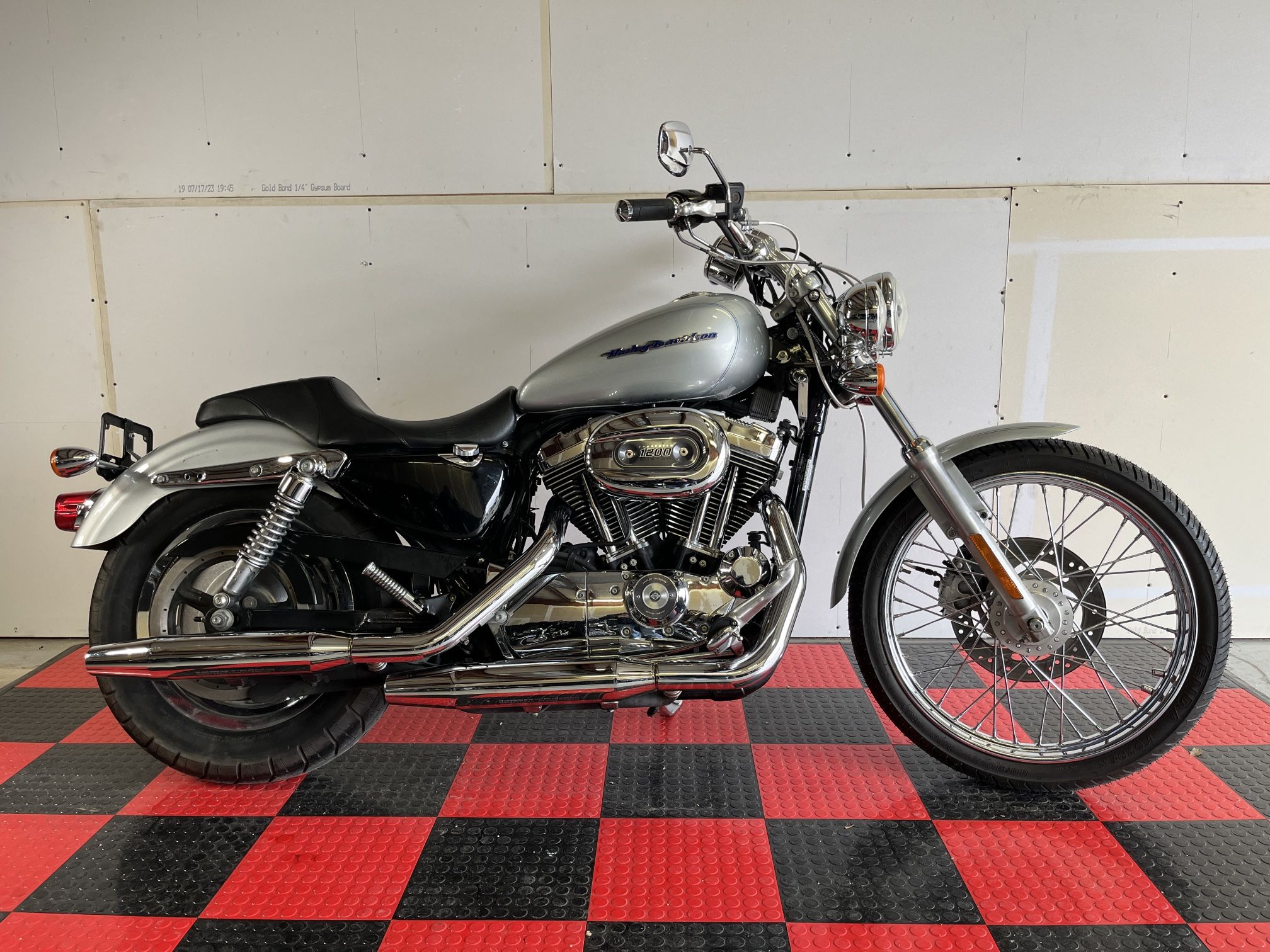 2005 Harley Davidson xl1200c Sportster Custom