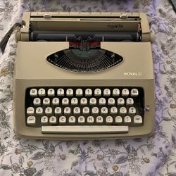 Royalite Mechanical Typewriter