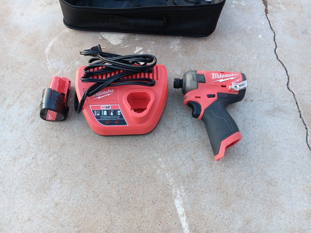 IMPACT DRILL MILWAUKEE