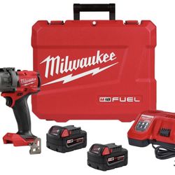 Milwaukee M18 FUEL Hammer Drill/Driver Kit, 1/2in. Hammer/Drill Driver, 2 Batteries, Charger, Model# 2904-22

