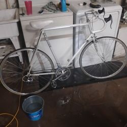 SCHWINN LETOUR VINTAGE  BIKE