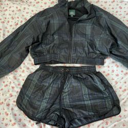 Wild Fable plaid windbreaker short tracksuit. Size M  Slightly worn.
