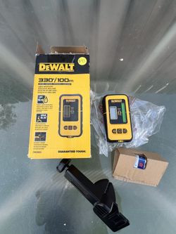 Dewalt 100 Meters Laser Line Detector/ New