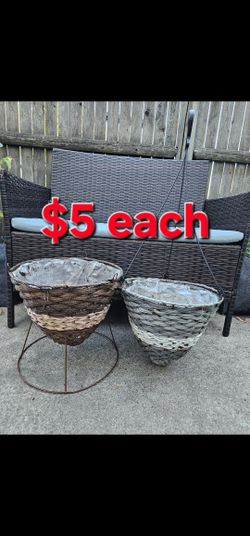 Garden Hanger And Pot