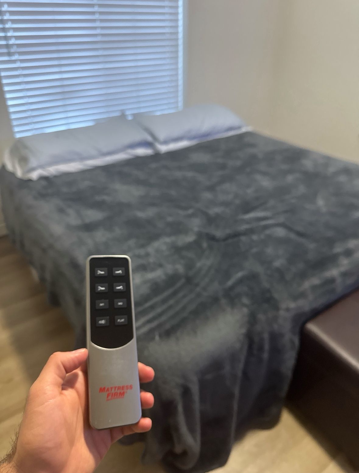 Adjustable King Bed Set β Serta Pillowtop