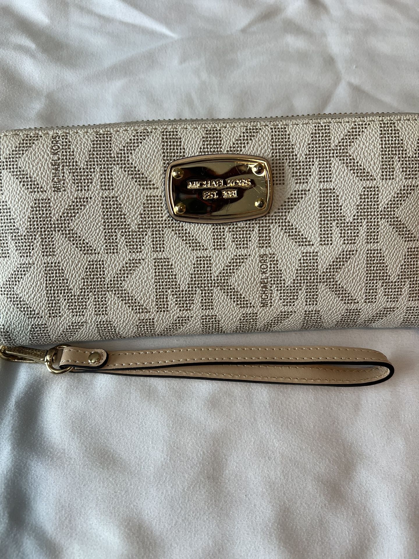 Micheal Kors Wristlet