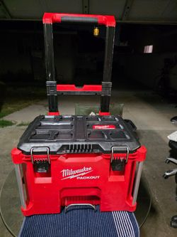 Milwaukee Packout 22" Rolling Modular Tool Box with Low Profile Handle Model #48-22-8427