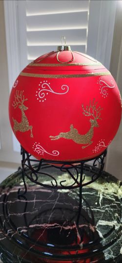 - 2 Brand New Large Glass Balls; LED Battery Operated
2, 10" tall, glass balls. LED battery operated.