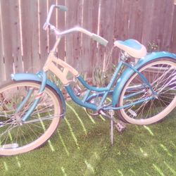 Schwinn Legacy 26 Inch Cruiser 