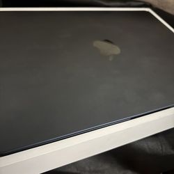 MacBook Air 2025 M4 chip $1k