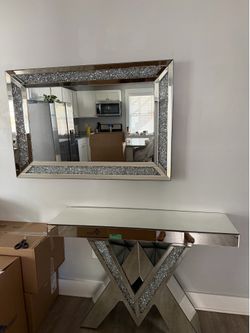 Coffee table and console w mirror the coffee table is new in box