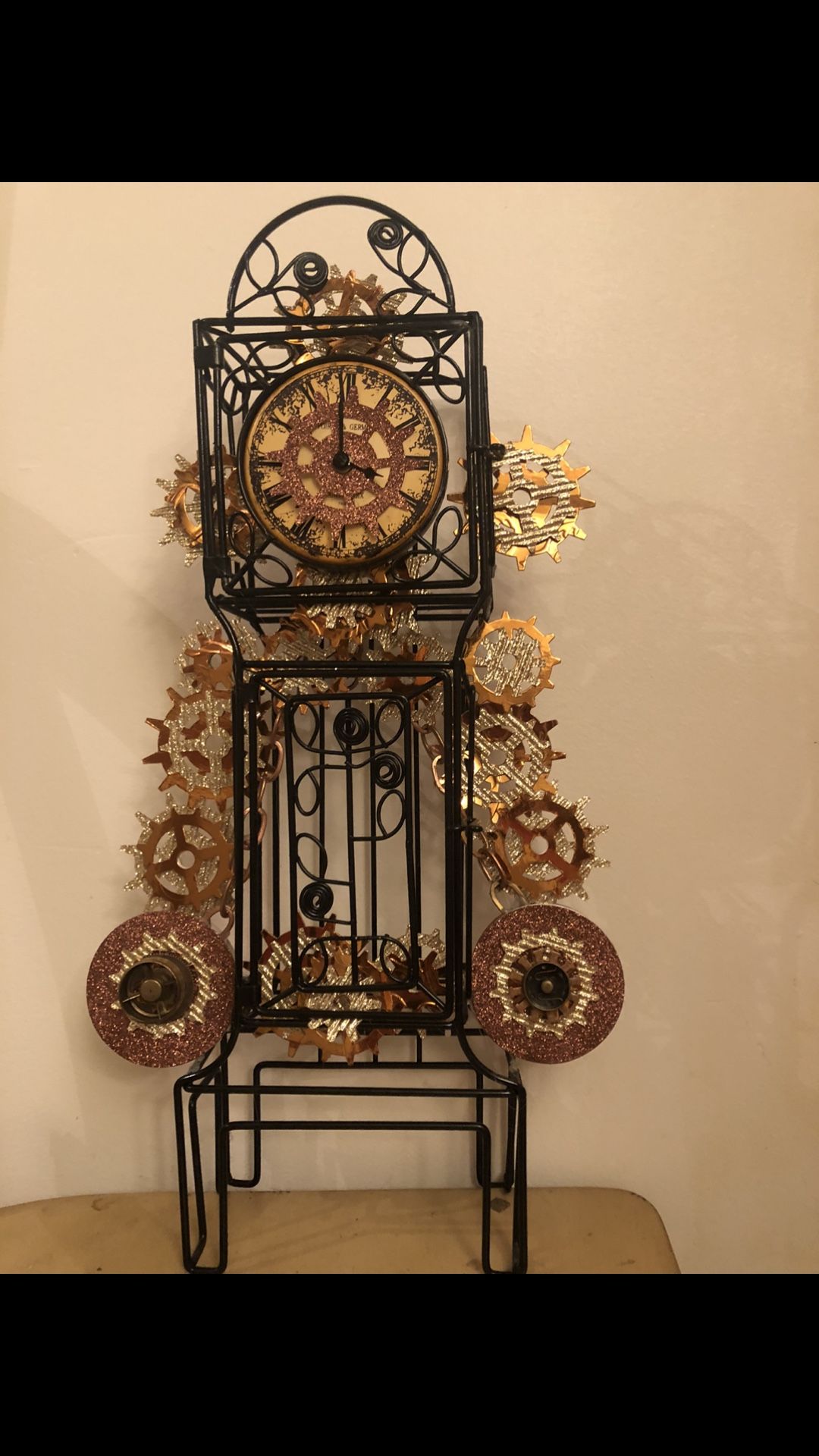 Hand made decorative steampunk clock