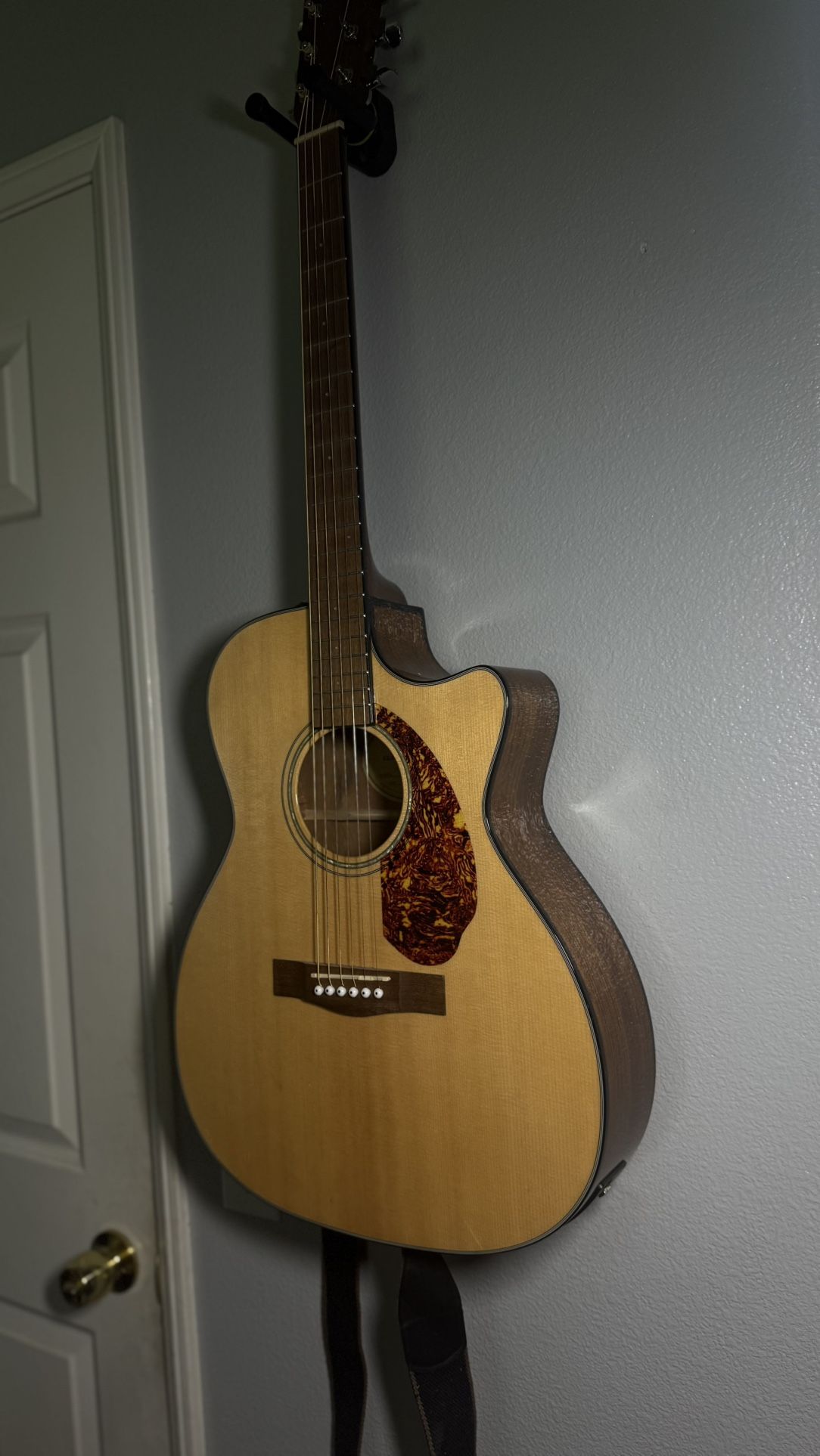 Fender CC-140SCE Concert Acoustic-Electric Guitar Natural