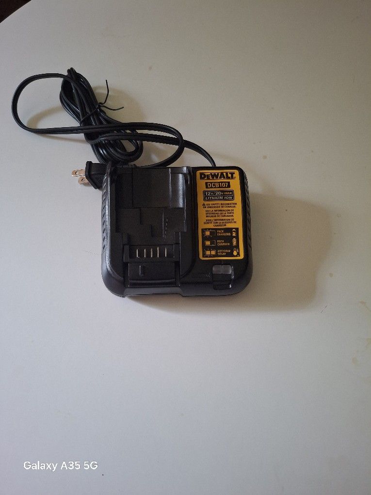 Cargador Dewalt