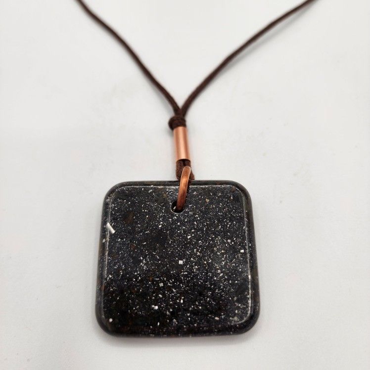 Tiger Eye Orgonite Pendant – Square EMF Protection Necklace – Grounding Energy Jewelry with Steel & Copper – Handmade One of a Kind
Weighs 0.7 oz