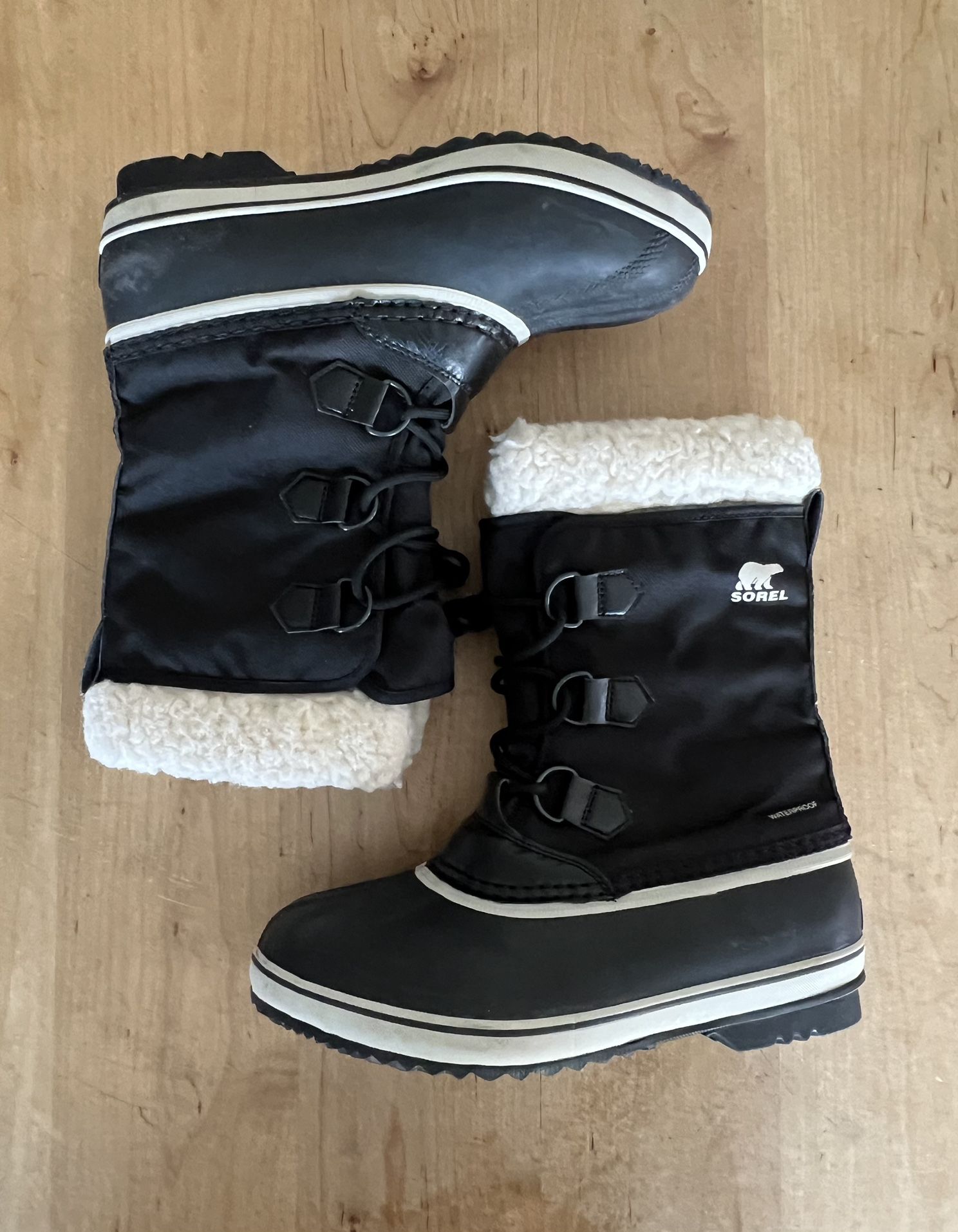 Sorel Waterproof Snow Boots Men’s 6 Women’s 7 Almost New Condition!!!